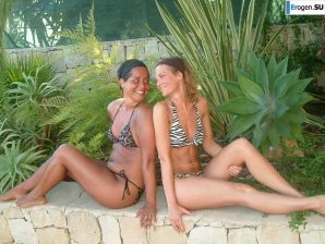 подруги в греческом отеле. Эскиз 34