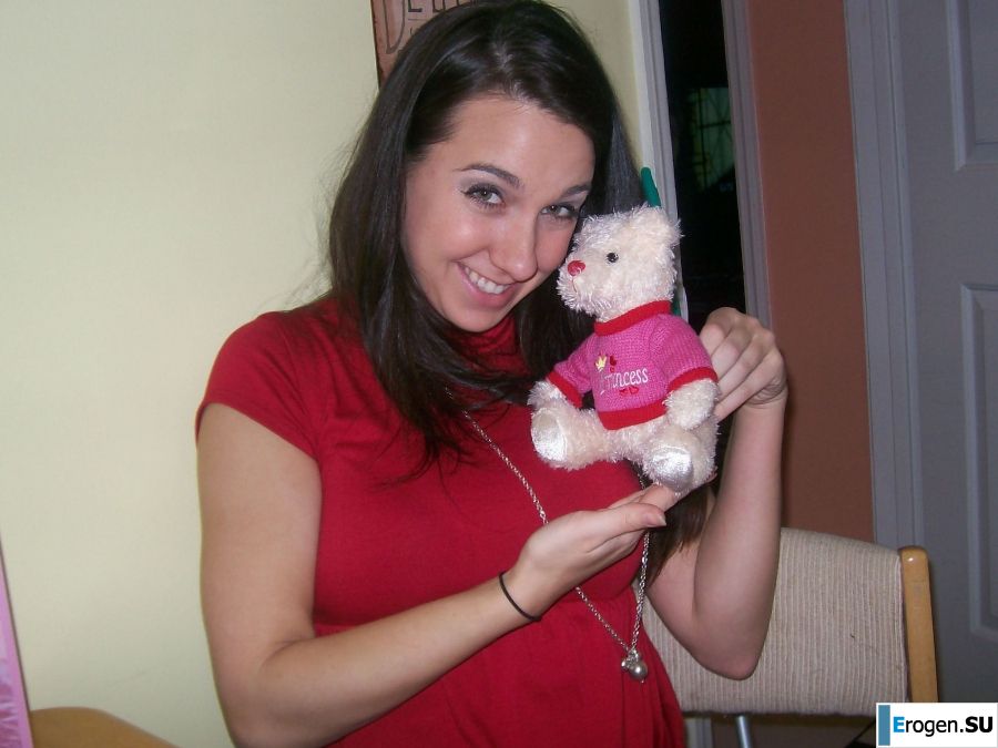 a cheerful lover of satin bustiers. Photo 5