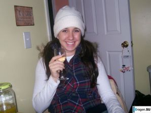 жизнерадостная любительница атласных бюстье. Эскиз 32