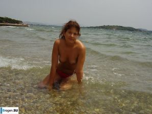 с яхты на пляж, а после в бассейн. Эскиз 32