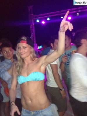 развратные вечеринки на пляже. Эскиз 18