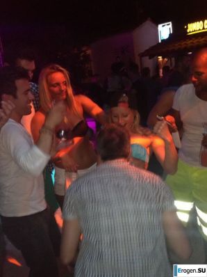 развратные вечеринки на пляже. Эскиз 19