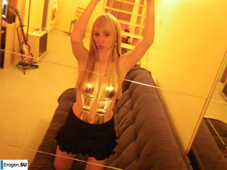 pathos blonde and her camera. Photo 38