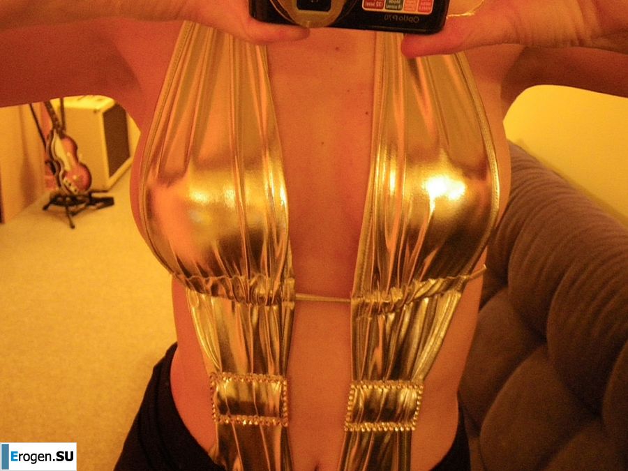 pathos blonde and her camera. Photo 40