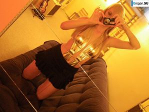 pathos blonde and her camera. Thumb 37