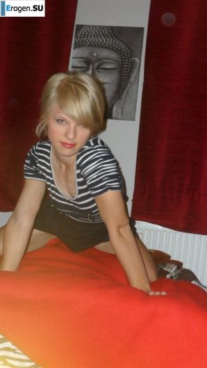 слегка недотраханная блонда. Эскиз 9