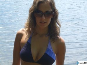 очаровательная девушка с родинкой на попке. Эскиз 14