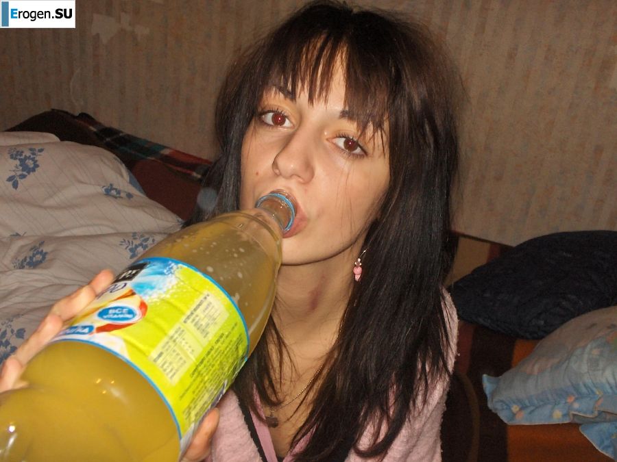 moody striptease without a single smile. Photo 35