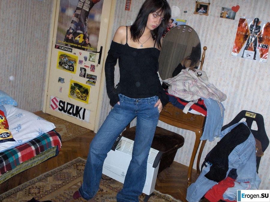 moody striptease without a single smile. Photo 38