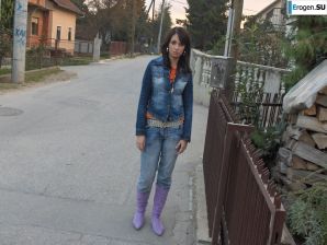 moody striptease without a single smile. Thumb 10