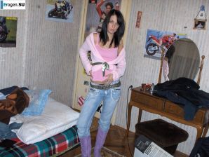 moody striptease without a single smile. Thumb 16