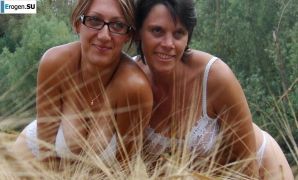 зрелые подружки решили пошалить. Эскиз 38