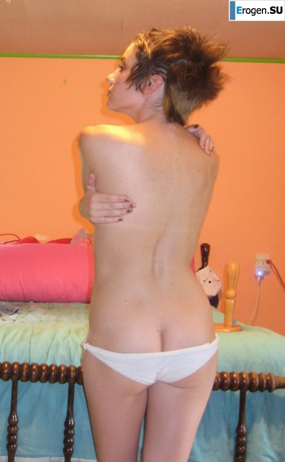 naked artist’s own canvas. Photo 7