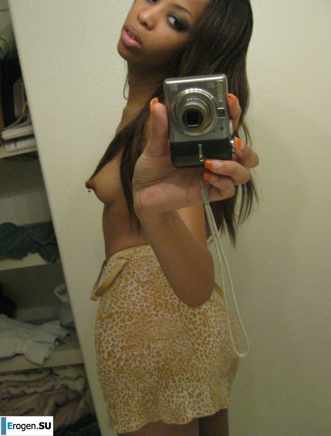 selfie of a naked black woman. Photo 15