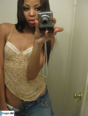 selfie of a naked black woman. Thumb 34