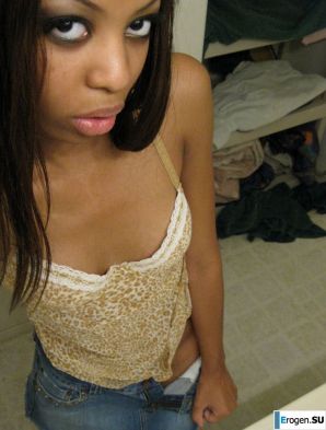 selfie of a naked black woman. Thumb 36