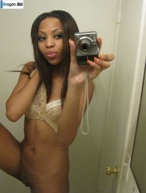 selfie of a naked black woman. Thumb 7