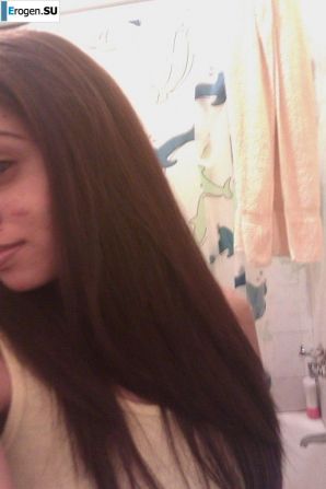 slim dark-skinned girl undresses. Thumb 17