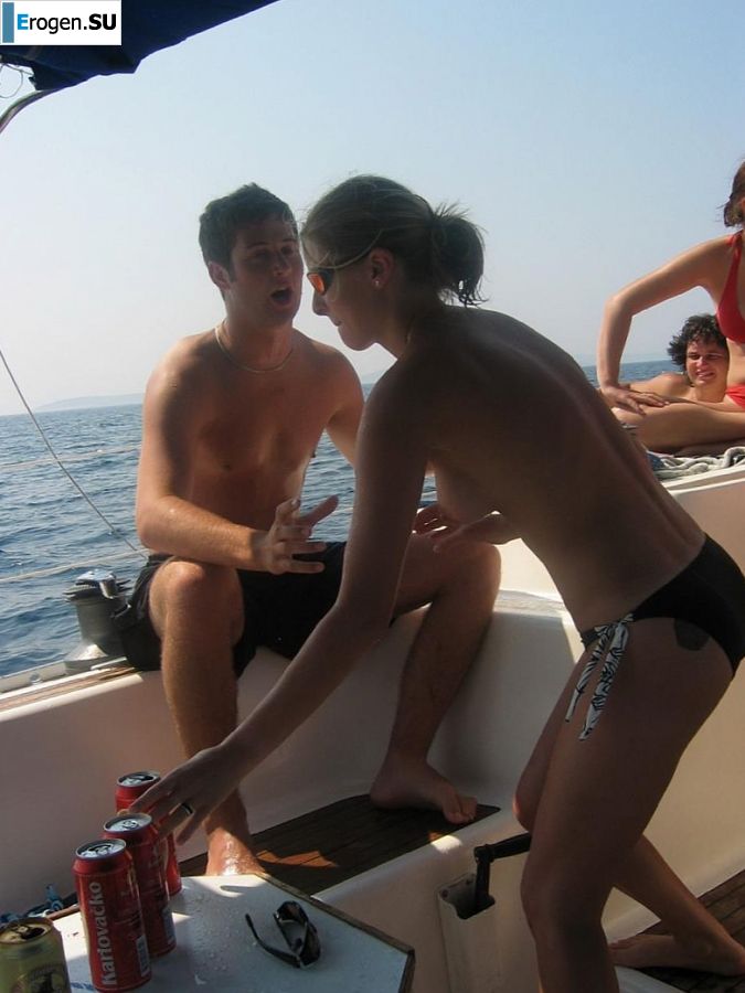 party with heifers on a yacht. Photo 10