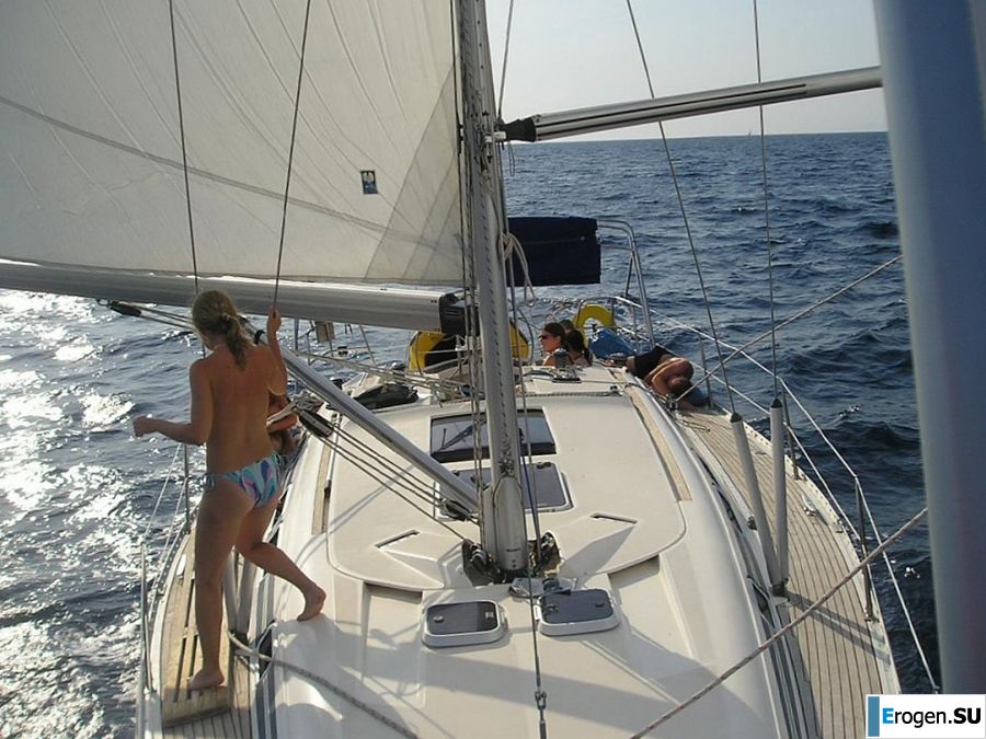 party with heifers on a yacht. Photo 28