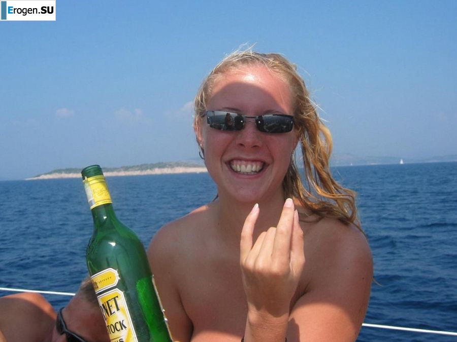 party with heifers on a yacht. Photo 5