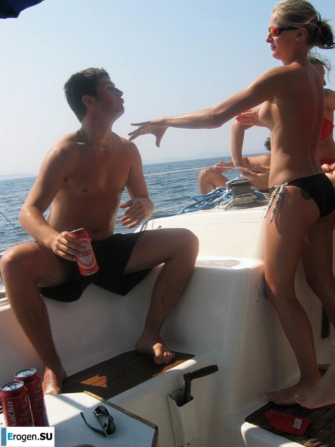 party with heifers on a yacht. Photo 9