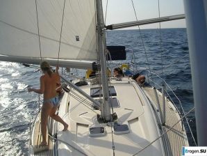 party with heifers on a yacht. Thumb 28