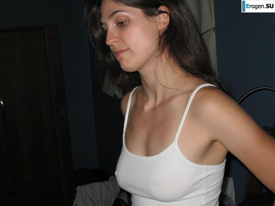 семейная брюнетка снялась для истории. Фото 1