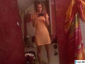 the woman was waiting for her prince. Thumb 13