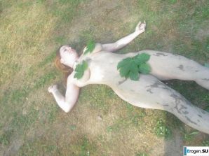 лезбиянки в палаточном лагере. Эскиз 23