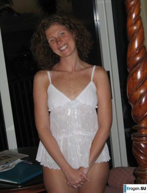 red-haired cauliflower slim woman. Thumb 20