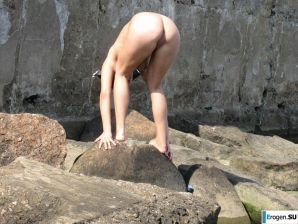 tattooed blonde walks naked. Part 2. Thumb 58