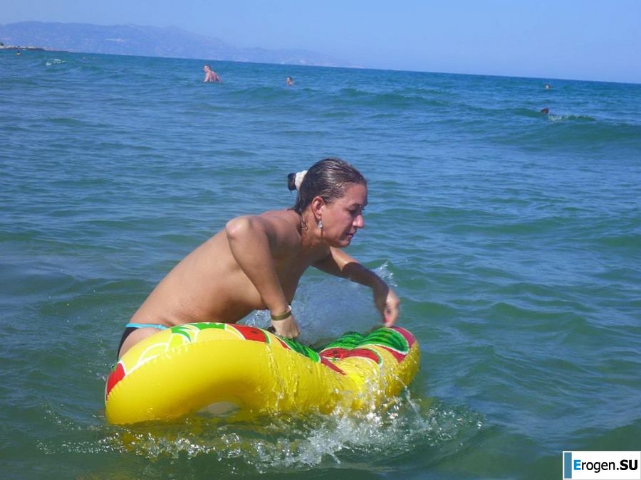fun on a nudist beach. Photo 20
