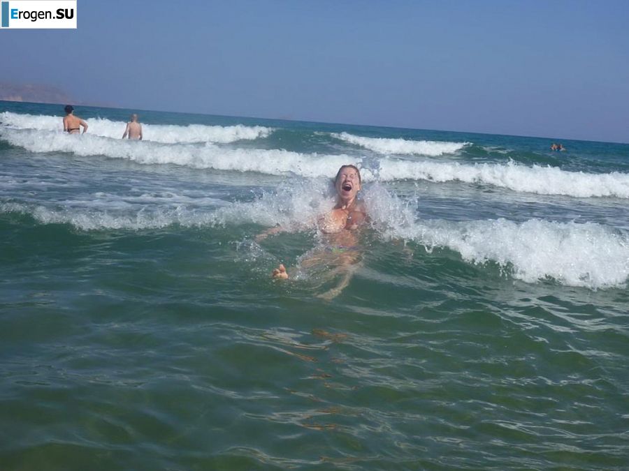 fun on a nudist beach. Photo 23