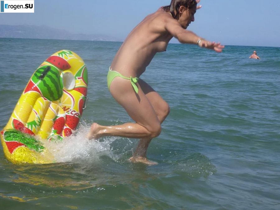 fun on a nudist beach. Photo 24