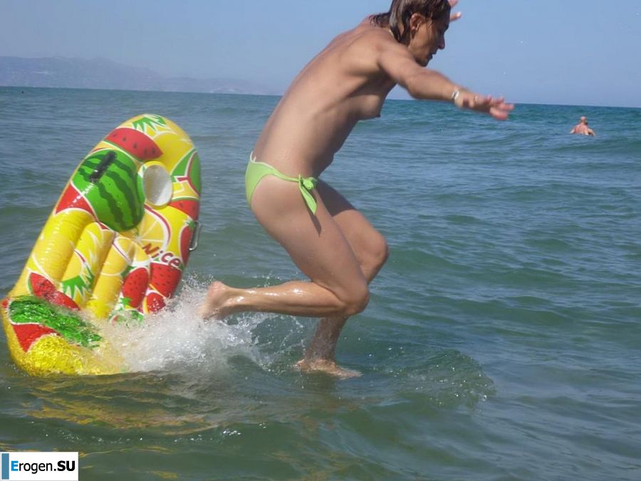 fun on a nudist beach. Photo 25