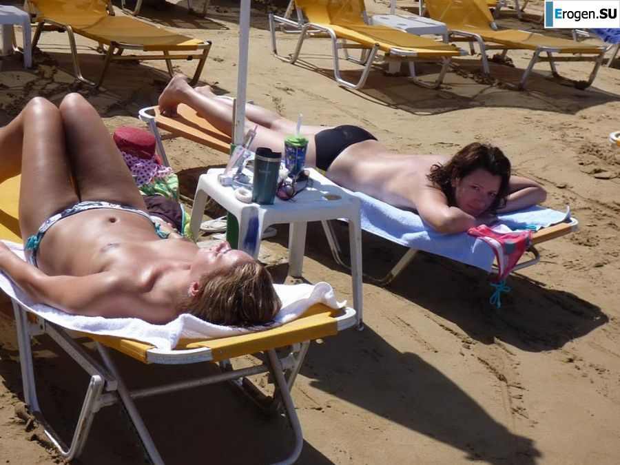 fun on a nudist beach. Photo 33