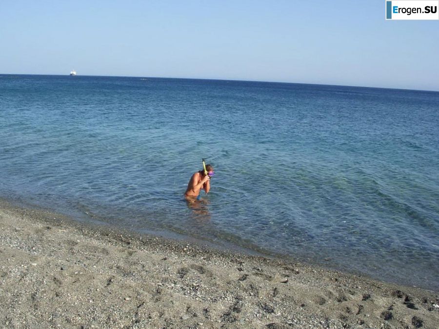 fun on a nudist beach. Photo 6