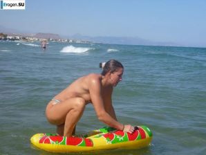 fun on a nudist beach. Thumb 21