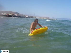 fun on a nudist beach. Thumb 26