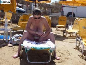 fun on a nudist beach. Thumb 34