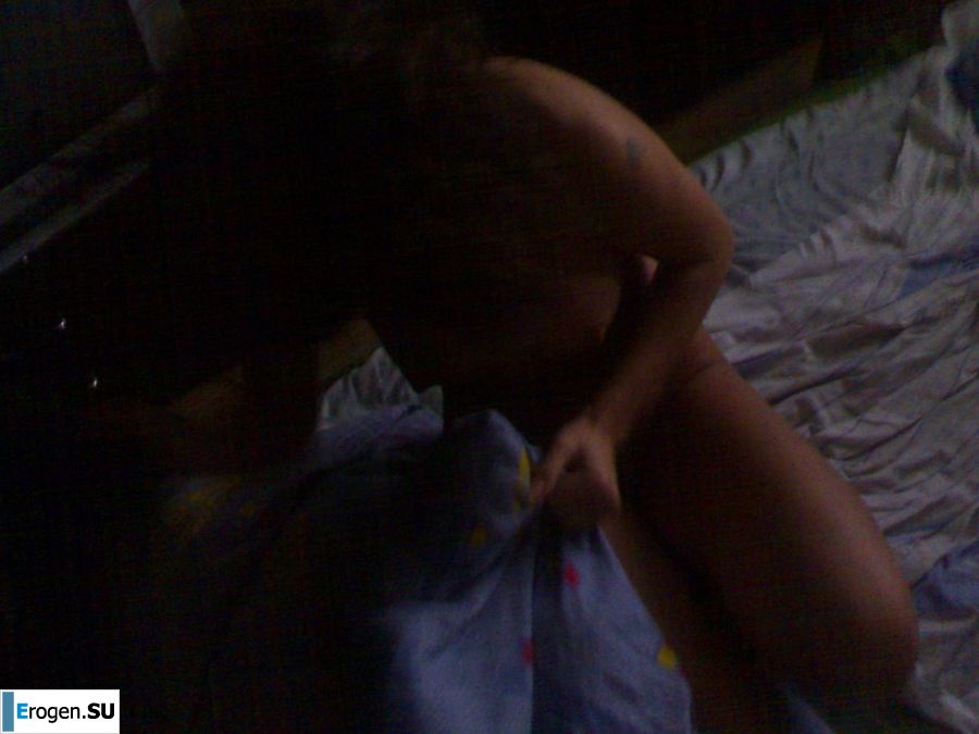 anxious husband catches his undressed wife on camera. Photo 18