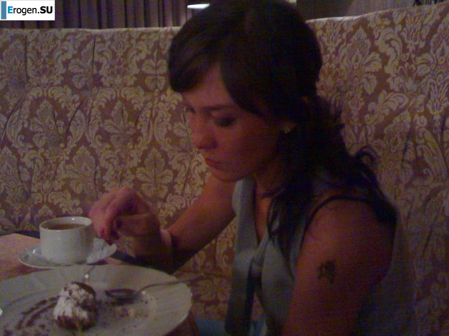 anxious husband catches his undressed wife on camera. Photo 28