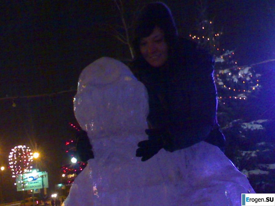 anxious husband catches his undressed wife on camera. Photo 35