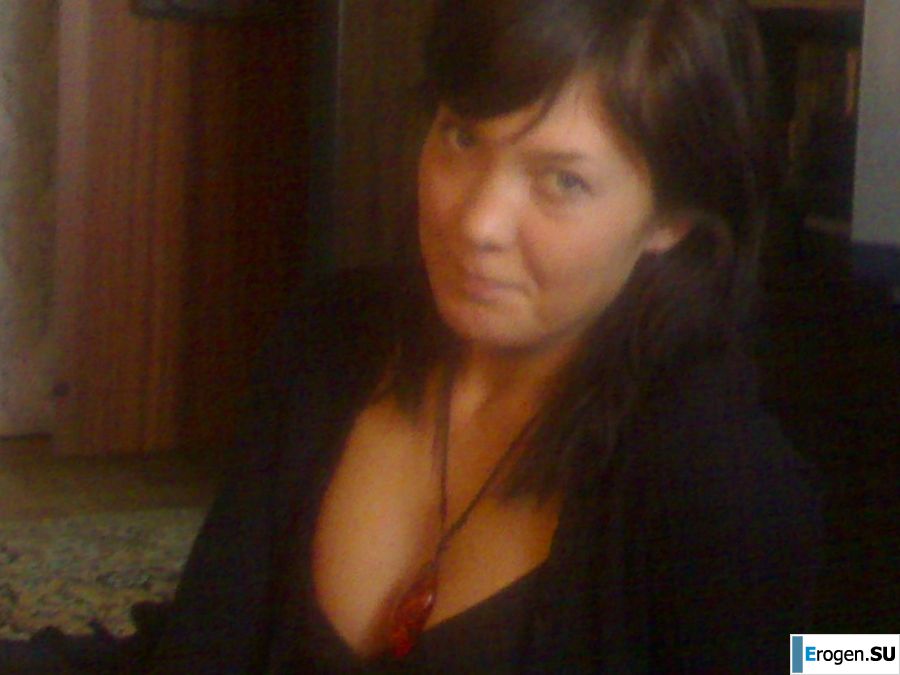 anxious husband catches his undressed wife on camera. Photo 9