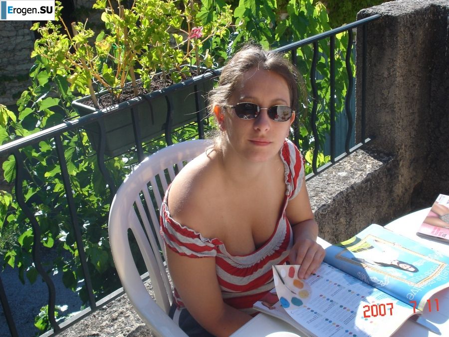 lit up her third breast size. Photo 3