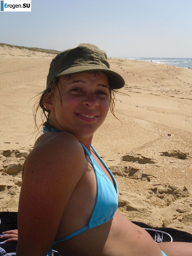 mischievous minx on the beach. Photo 53