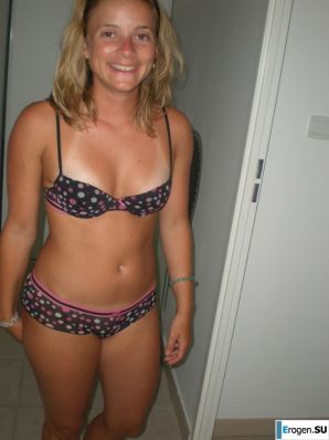 mischievous minx on the beach. Thumb 17