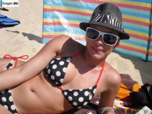 mischievous minx on the beach. Thumb 26