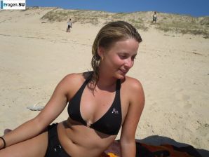 mischievous minx on the beach. Thumb 28